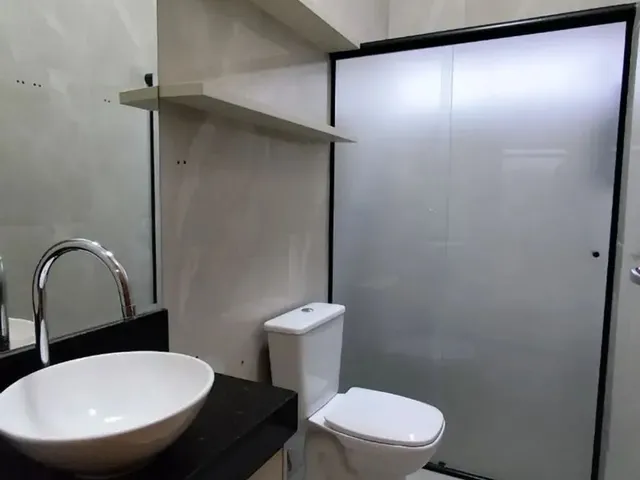Imagem 2: Casa com Piscina 3 Quartos e 1 Suite, Semi-Mobiliada no Veiga Jardim Próximo St. Nova Bra