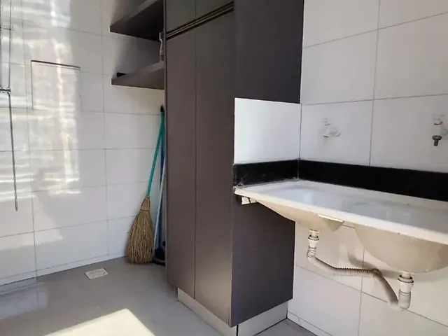 Imagem 3: Casa com Piscina 3 Quartos e 1 Suite, Semi-Mobiliada no Veiga Jardim Próximo St. Nova Bra