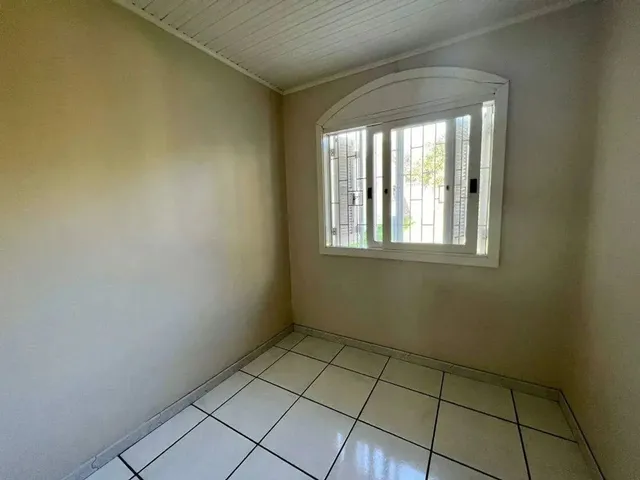 Imagem 3: Casa de 03 Dormitórios para Locação com Amplo Pátio Perto do Senai da Vera Cruz