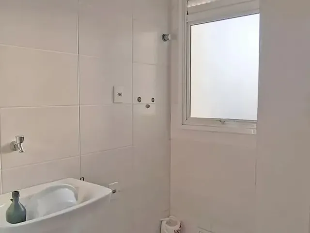Imagem 10: Apartamento Grande com 2 Dormitórios, Sacada e Suíte com Espaço para Closet