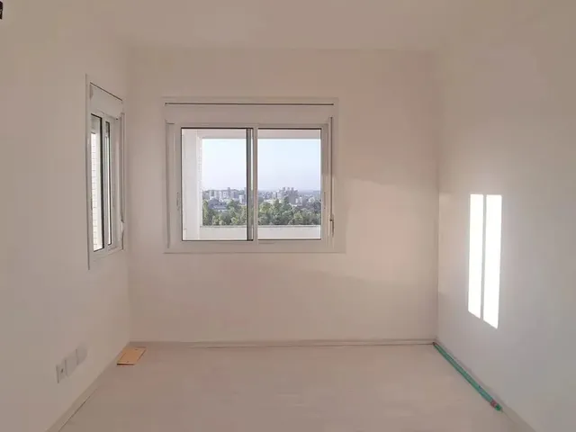 Imagem 16: Apartamento Grande com 2 Dormitórios, Sacada e Suíte com Espaço para Closet