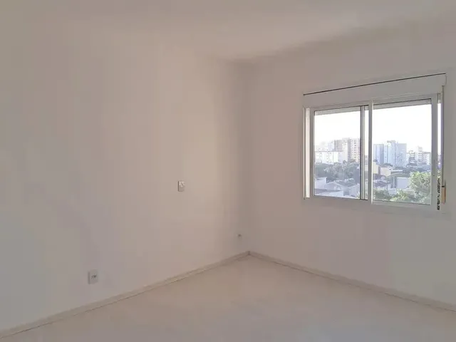 Imagem 6: Apartamento Grande com 2 Dormitórios, Sacada e Suíte com Espaço para Closet