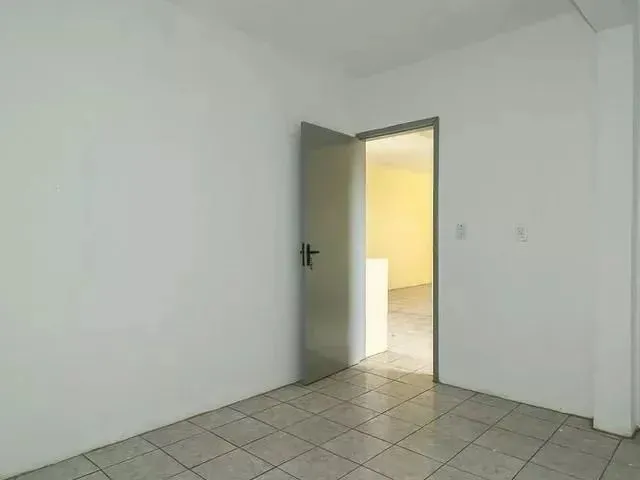 Imagem 2: Casa Semi Mobiliada de 150M² no Bairro Sarandi com 3 Quartos e 2 Vagas