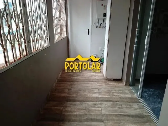 Imagem 16: Casa, em Piso Superior (Segundo Pavimento), com Dois Dormitórios, Sala com Lareira