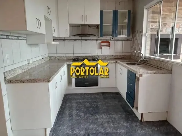 Imagem 6: Casa, em Piso Superior (Segundo Pavimento), com Dois Dormitórios, Sala com Lareira