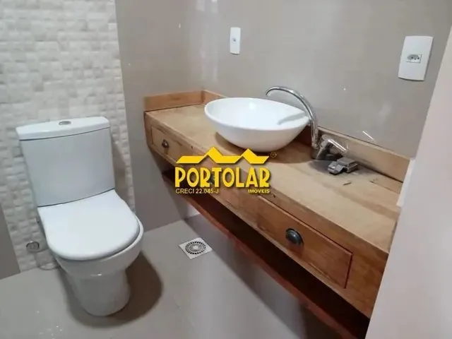 Imagem 9: Casa, em Piso Superior (Segundo Pavimento), com Dois Dormitórios, Sala com Lareira