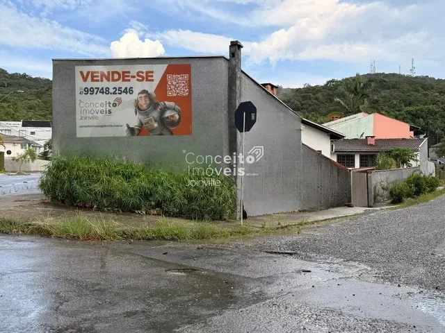 Imagem: Casa de Esquina 3 Andares com Piscina e