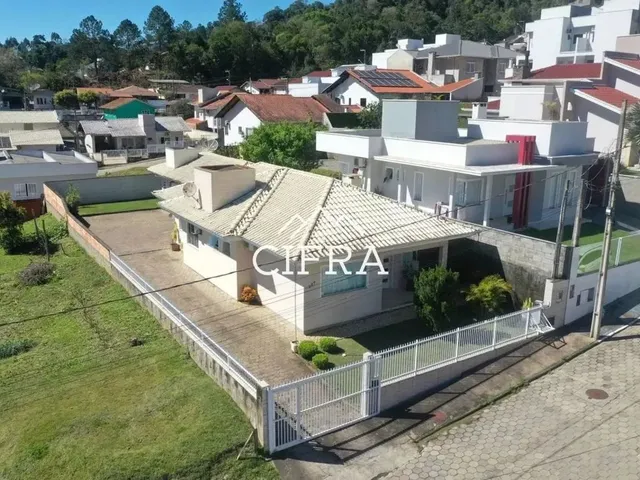 Imagem 5: Casa de Alvenaria - Venda - 03 Dormitórios - 162M2 - Semi Mobiliada - Fundo Canoas - Rio