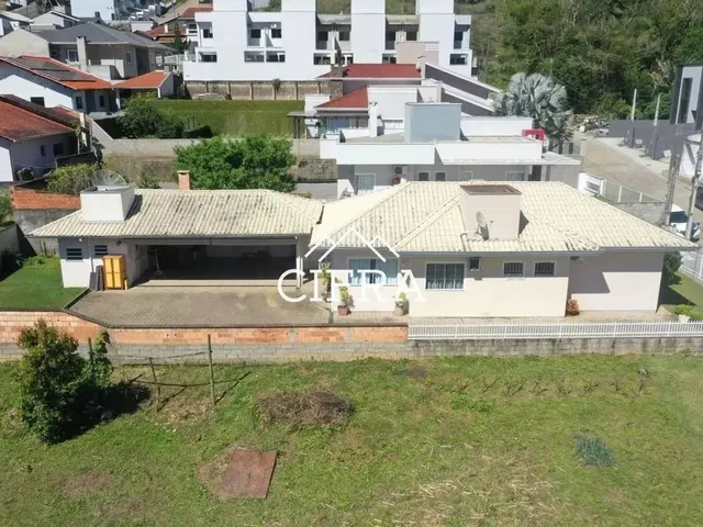 Imagem 12: Casa de Alvenaria - Venda - 03 Dormitórios - 162M2 - Semi Mobiliada - Fundo Canoas - Rio