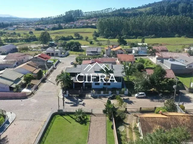 Imagem 4: Casa de Alvenaria - Venda - 03 Dormitórios - 600M2 - Rua Carlos Eckelberg - Centro