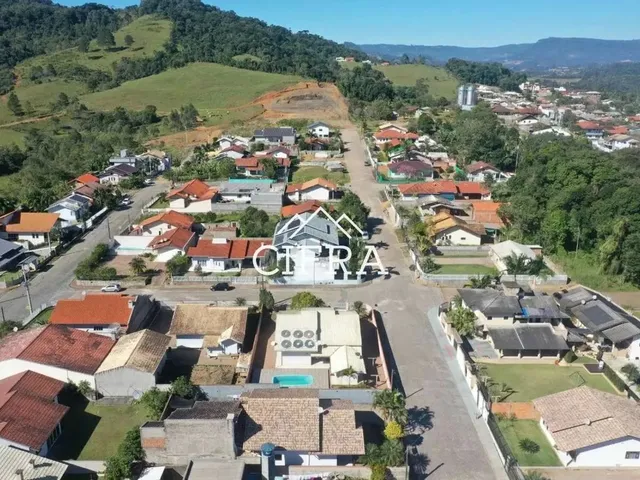 Imagem 11: Casa de Alvenaria - Venda - 03 Dormitórios - 600M2 - Rua Carlos Eckelberg - Centro