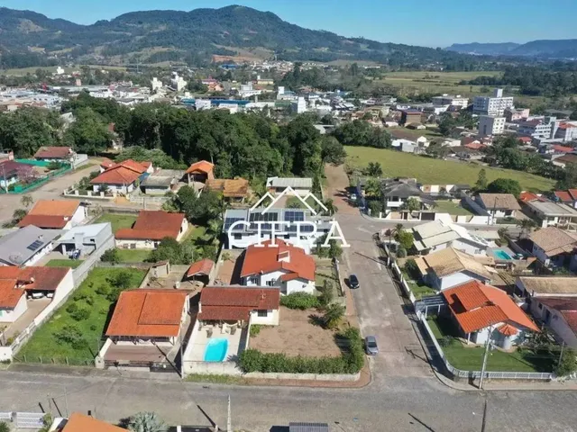 Imagem 3: Casa de Alvenaria - Venda - 03 Dormitórios - 600M2 - Rua Carlos Eckelberg - Centro