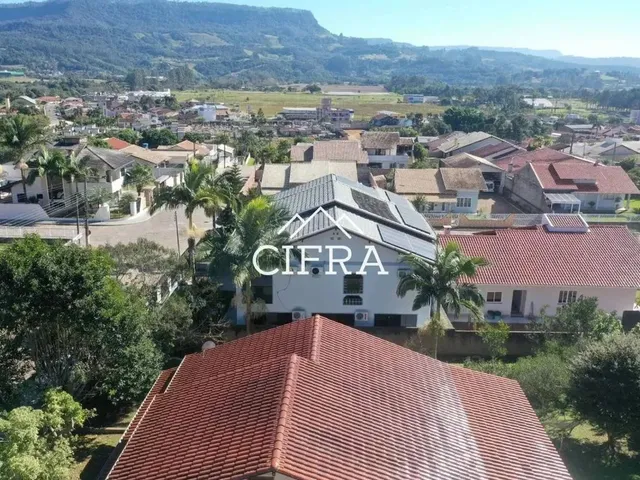Imagem 8: Casa de Alvenaria - Venda - 03 Dormitórios - 600M2 - Rua Carlos Eckelberg - Centro