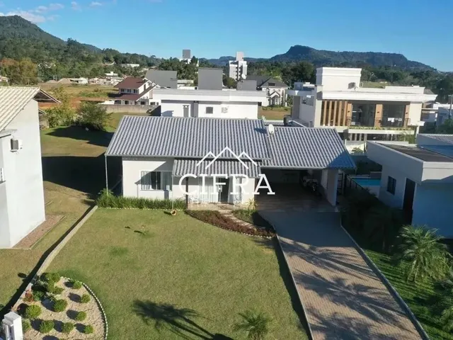 Imagem 1: Casa de Alvenaria - Venda - 02 Dormitórios - 138M2 - Estrada Blumenau - Condomínio