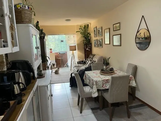 Imagem: O apartamento possui 2 Dormitórios, 1 Suíte, 2 Banheiros,