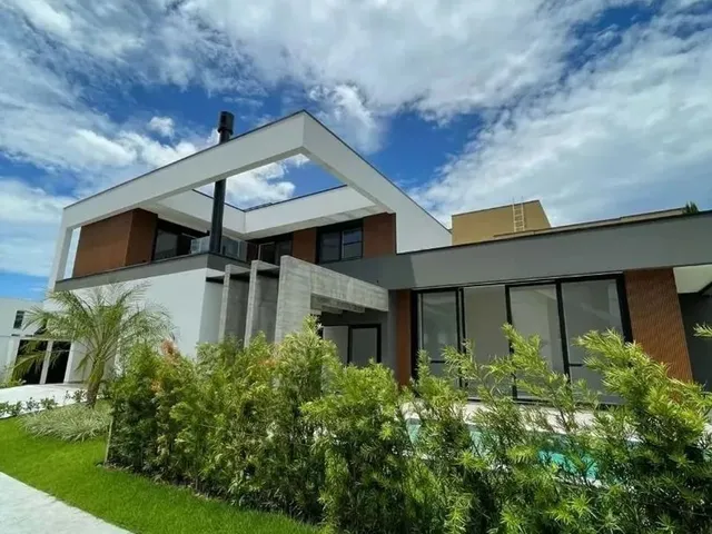Imagem: Casa com 4 Dormitórios À Venda, 360 M²