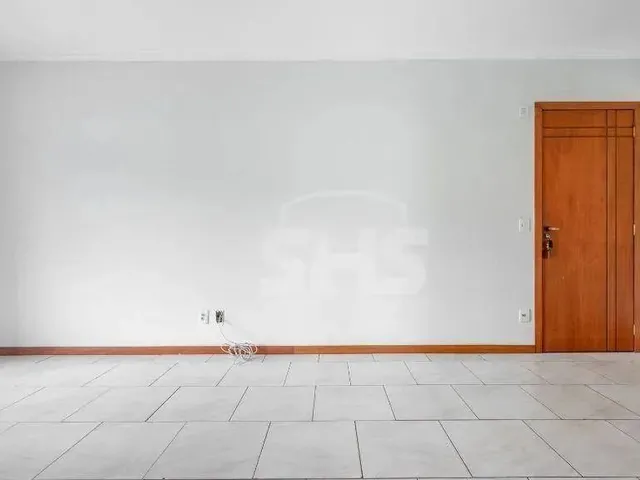 Imagem 4: Apartamento com 2 Dormitórios À Venda, 76 M² por R$ 380.000,00 - Água Verde