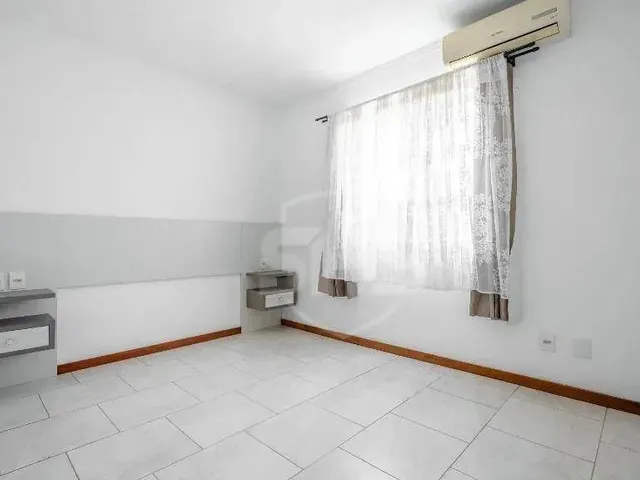 Imagem 5: Apartamento com 2 Dormitórios À Venda, 76 M² por R$ 380.000,00 - Água Verde