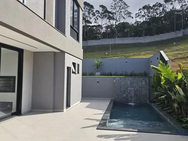 Imagem 3: Casa em Condomínio para Venda em Camboriú, Centro, 4 Dormitórios, 4 Suítes, 5