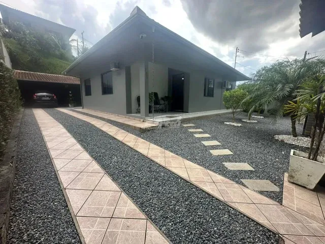 Imagem: Excelente Casa para Venda com Área de Festas