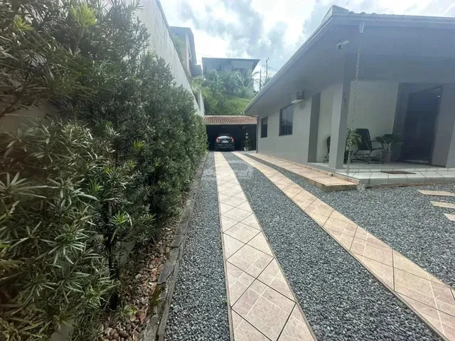Imagem 2: Excelente Casa para Venda com Área de Festas no Bairro Itoupava Central em Blumenau!