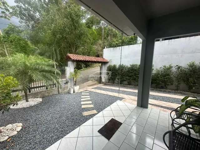 Imagem 7: Excelente Casa para Venda com Área de Festas no Bairro Itoupava Central em Blumenau!