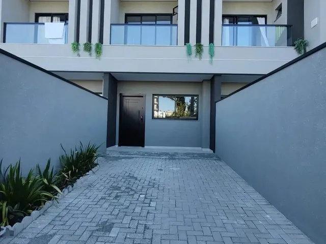 Imagem 1: Sobrado em Itapema, com 03 Dorms., Sendo 01 Suite, Financiável, 100M do Koch Mercado!!!