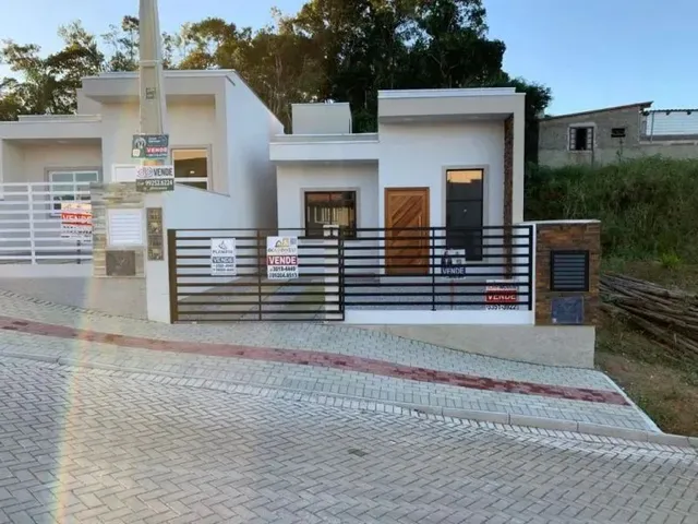 Imagem: Casas Baixas 3 Quartos no Bairro Primeiro