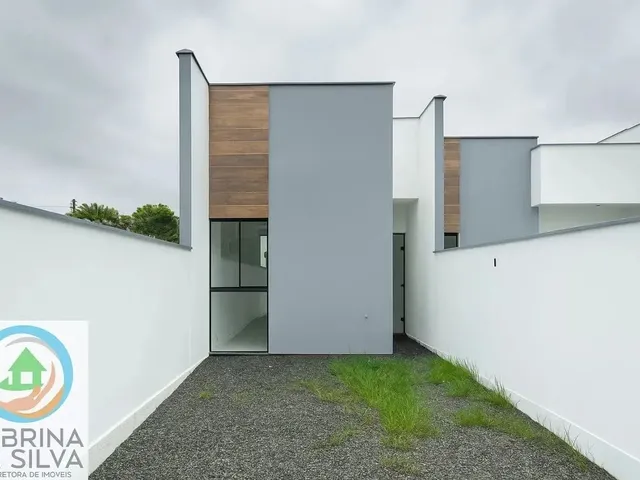 Imagem: A casa possui 2 Dormitórios, 1 Banheiro, 1 Vaga na