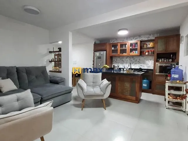 Imagem: Casa Ampla com 3 Quartos (1 Suíte) À Venda
