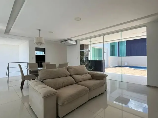 Imagem 11: Alugo Casa Mobiliada com Três Suítes Sendo Uma Master. Tem Energia Solal, com 300M2,.