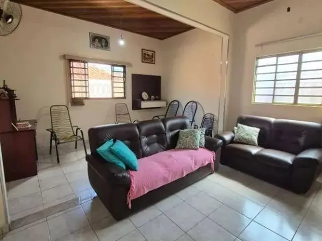 Imagem: Casa em Arealva com Campo de Futebol