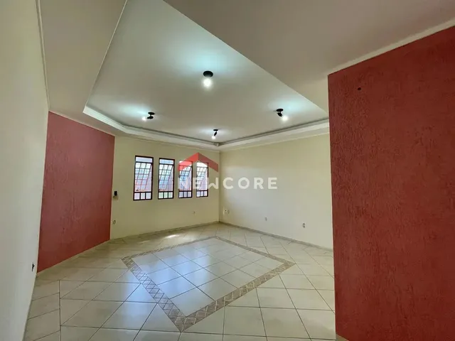 Imagem: A casa possui 3 Dormitórios, 2 Suítes, 4 Banheiros, 4
