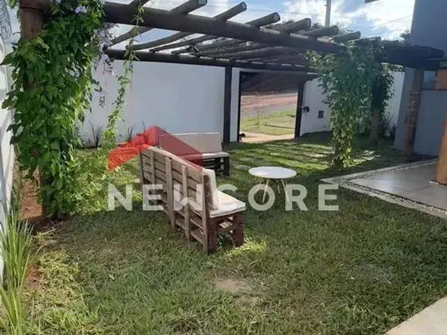 Imagem: A casa possui 2 Dormitórios, 2 Suítes, 3 Banheiros, 5