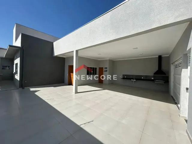 Imagem: A casa possui 3 Dormitórios, 1 Suíte, 3 Banheiros, 4
