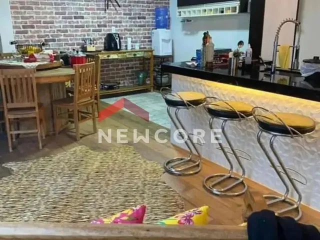 Imagem: A casa possui 4 Dormitórios, 1 Suíte, 4 Banheiros, 2