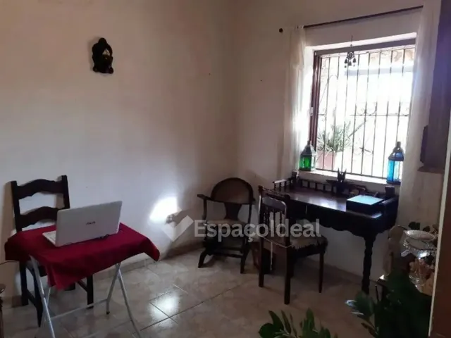 Imagem: A casa possui 2 Dormitórios, 1 Banheiro, 99m² de Área e