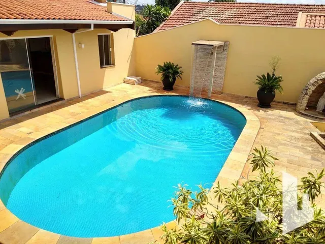 Imagem: Casa com 4 Dormitórios À Venda, 381 M²