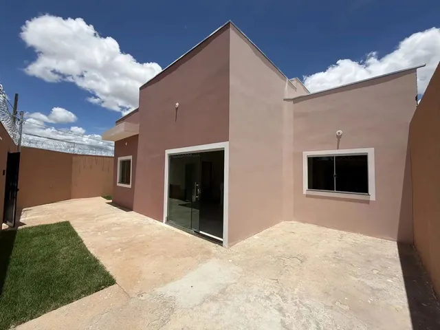 Imagem 2: Casa para Venda em Montes Claros, Independência, 3 Dormitórios, 1 Suíte, 2 Banheiros