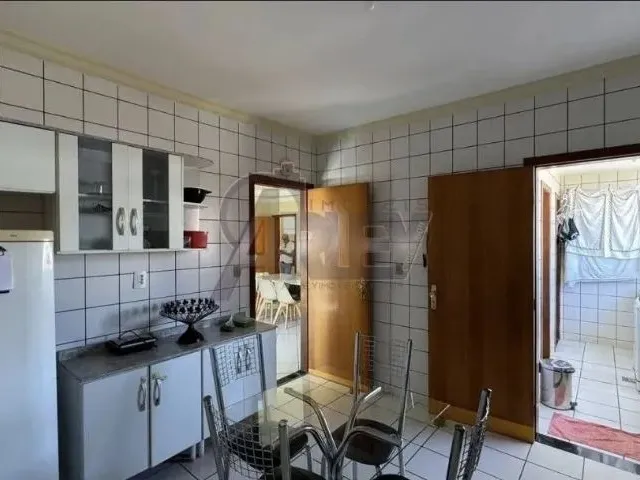 Imagem: Apartamento com 3 Quartos (1 Suíte) - Bairro