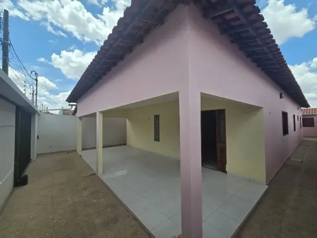 Imagem 8: Casa em Araripina com 4 Quartos e Garagem para 2 Carros no Centro
