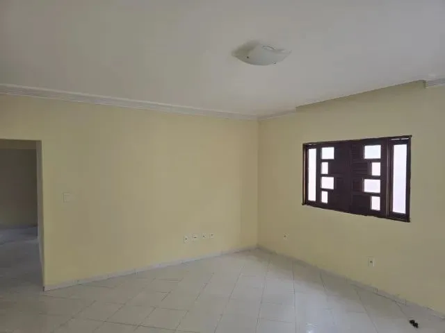 Imagem 3: Casa em Araripina com 4 Quartos e Garagem para 2 Carros no Centro