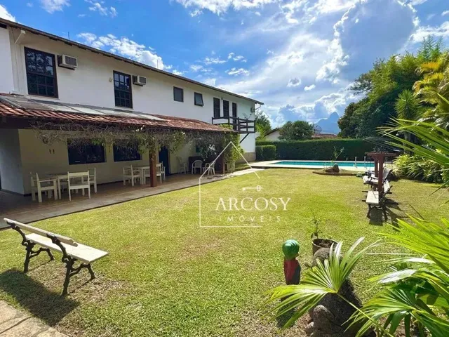 Imagem: Casa com 7 Dormitórios À Venda, 500 M²