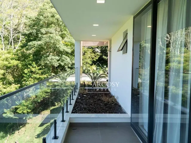 Imagem 5: Casa com 4 Dormitórios À Venda por R$ 2.750.000,00 - Pedro do Rio - Petrópolis/Rj