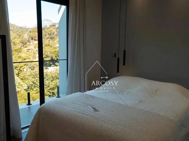 Imagem 6: Casa com 4 Dormitórios À Venda por R$ 2.750.000,00 - Pedro do Rio - Petrópolis/Rj