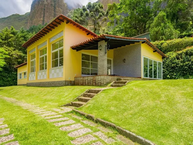 Imagem: Casa com 4 Quartos em Condomínio em Araras