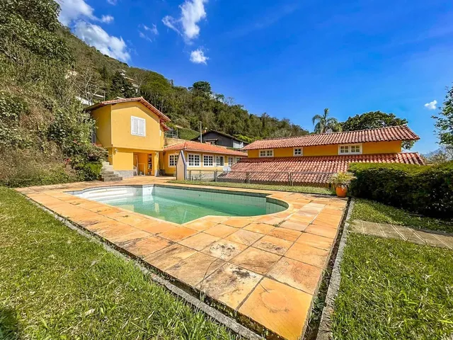 Imagem: Casa com 6 Quartos em Nogueira, Petrópolis