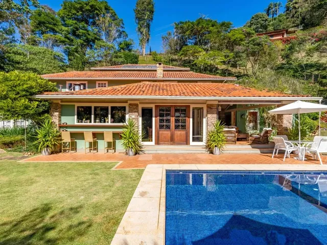 Imagem 1: Casa com 6 Quartos em Condomínio em Araras, Petrópolis