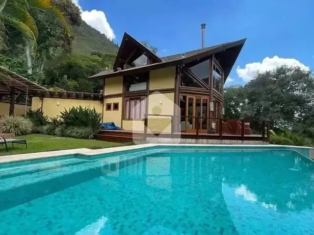 Imagem: Casa para Venda com 3 Quartos, 1883M²