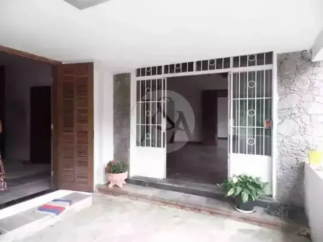 Imagem: Casa para Venda com 3 Quartos, 14240M²